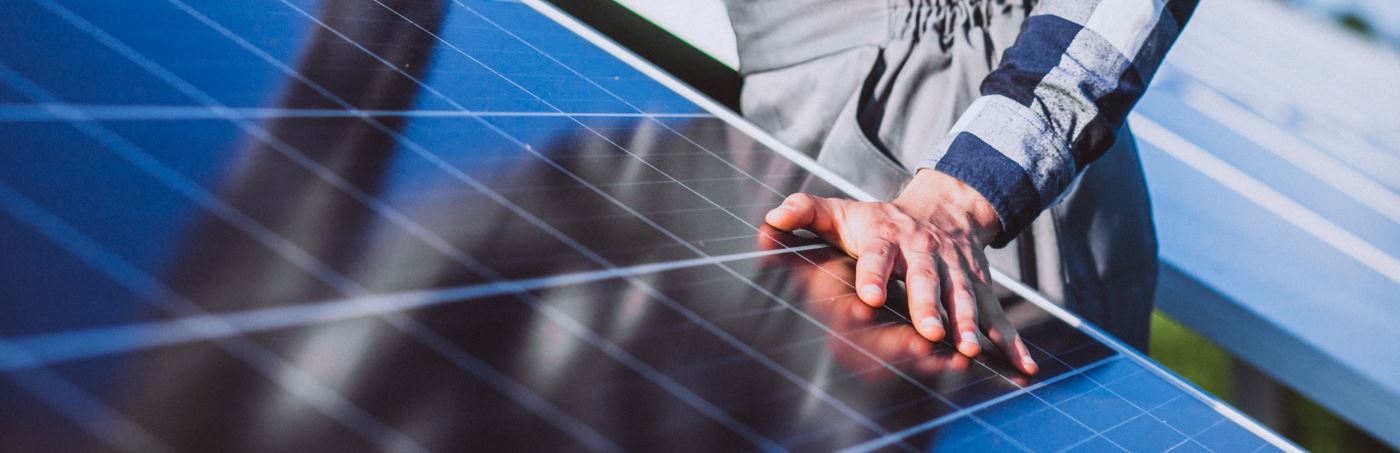 Na více než 50 krajských budovách by mohla sloužit fotovoltaika. Díky ní by vznikly milionové roční úspory